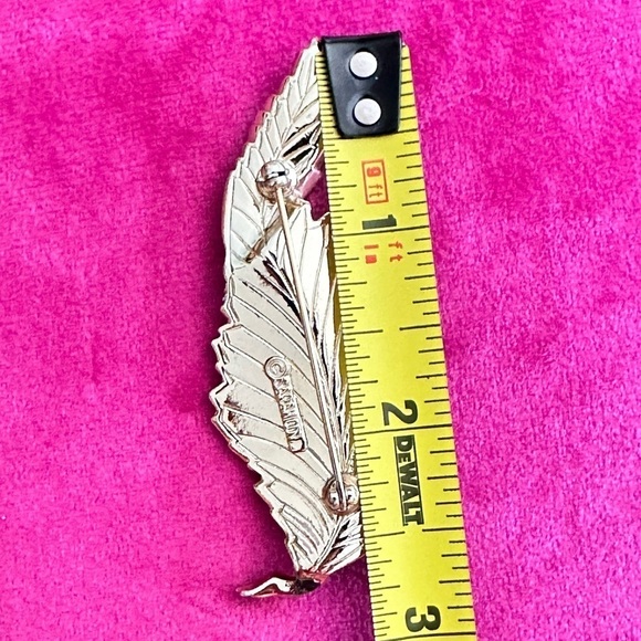 Vintage Sarah Coventry Brooch Signed Rhinestone Gold Tone Leaf  Pin 5424 G - Picture 5 of 10